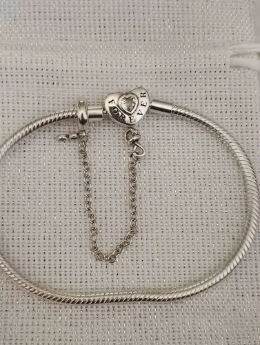 Linda pulseira com trava em Prata 925 e Zircônias