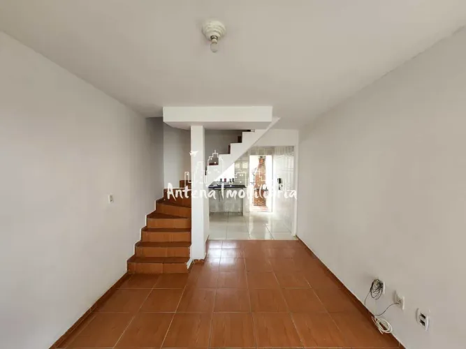Casa de Condomínio Fechado no Pq. Dourado - Cód.: 10337.