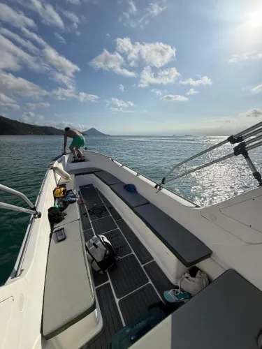 Embarcação vitare 830
