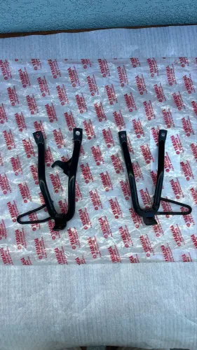 Par suporte pedaleira traseira Yamaha Lander 250 todos os anos original 