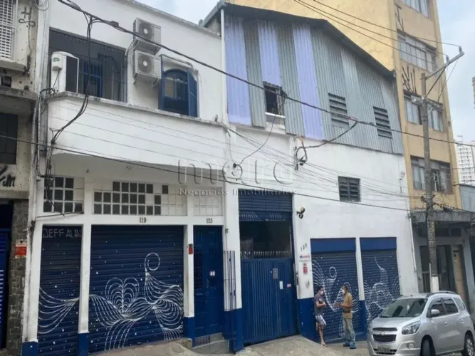 Galpão na Liberdade. Ótimo para montar a sua empresa. Galpão bem estruturado com salas, es