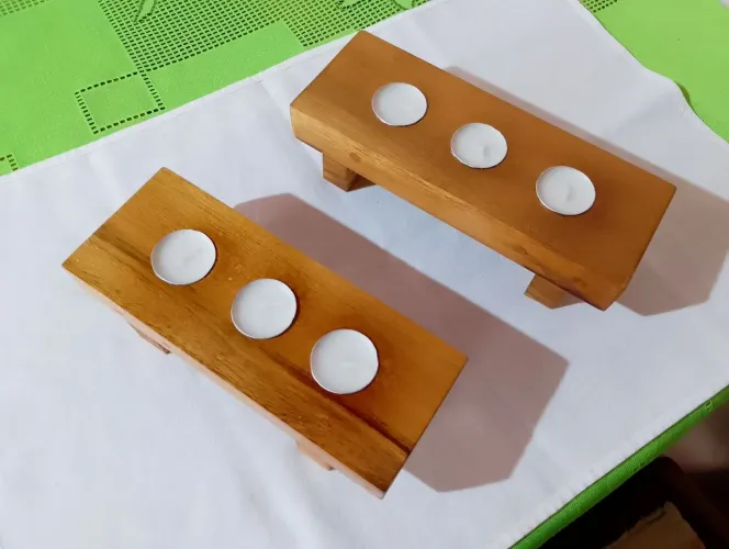 Par de suporte para velas decorativas.