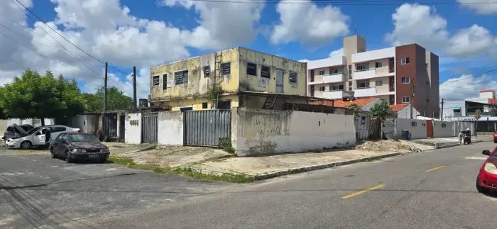 CASA À VENDA NO CRISTO