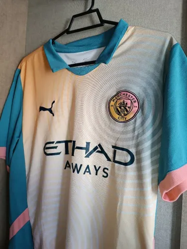 Camisa Manchester City 'Definitely City' 24/25 G Sem nome e número