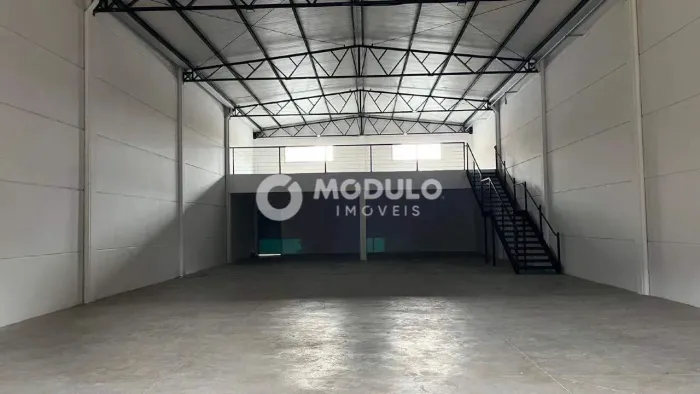Galpão Comercial disponível para locação no bairro Jardim Brasília.