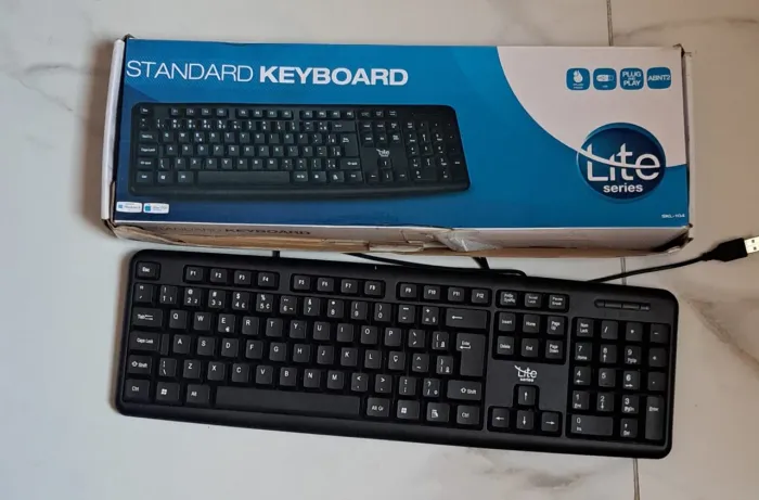 TECLADO PARA COMPUTADOR UBS - NOVO