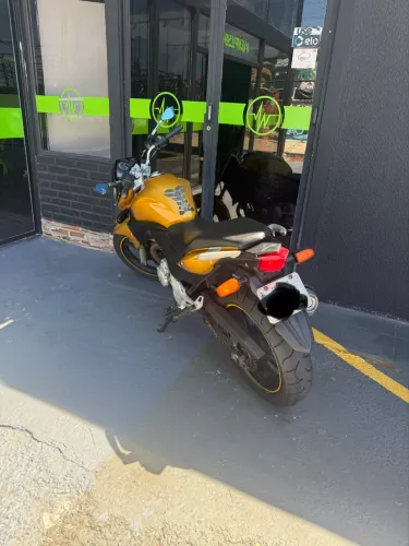 ? Honda CB 300 - Excelente estado