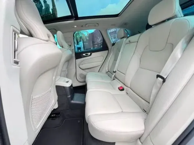 Volvo XC-60 T-8 Plus 2.0 AWD (híbrido) 2025