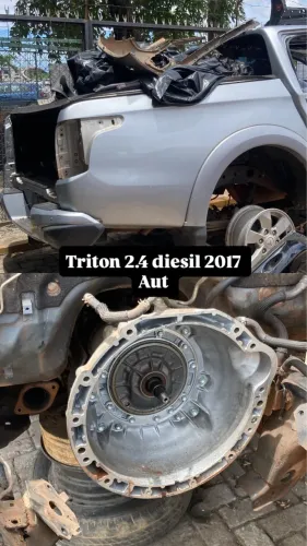 Sucata Triton 2.4 2018 motor caixa diferencial cardan rodas 