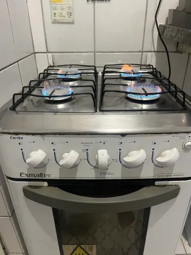 VENDO FOGÃO FUNCIONANDO PERFEITAMENTE