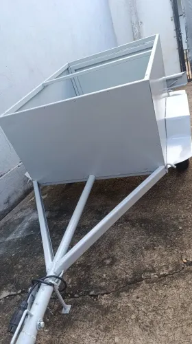 Carretinha de moto com elétrica no jeito 