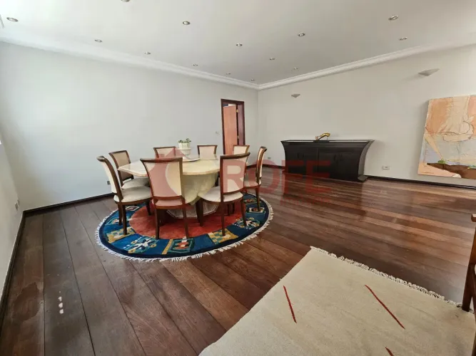 Casa de rua à venda com 250m² - Campo Belo - São Paulo, SP.
