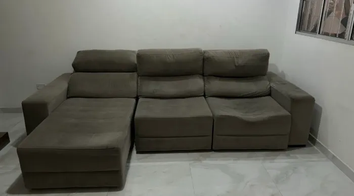 SOFÁ RETRÁTIL E RECLINÁVEL