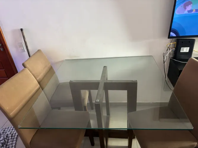 Mesa de vidro 4 cadeiras