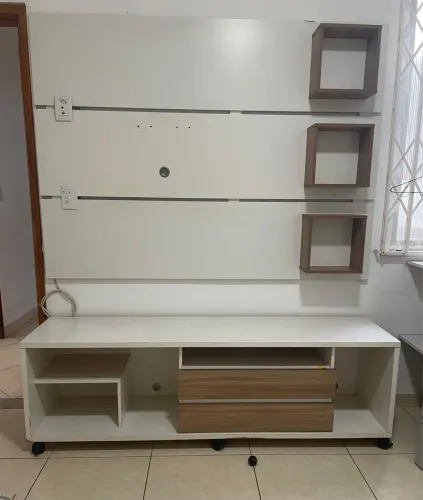 Painel para TV e rack com rodinhas