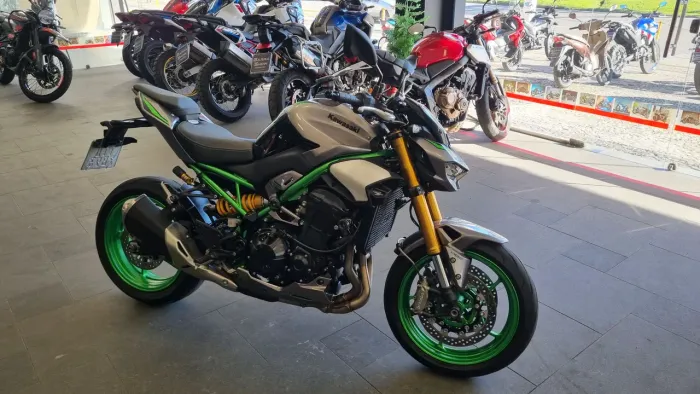 KAWASAKI Z900 R EDITION  2026