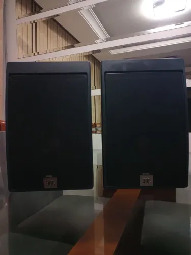 Caixas JBL Control VIII