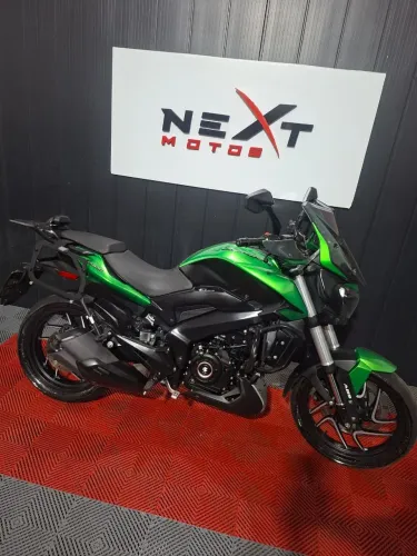 BAJAJ DOMINAR 400 VERDE 2025