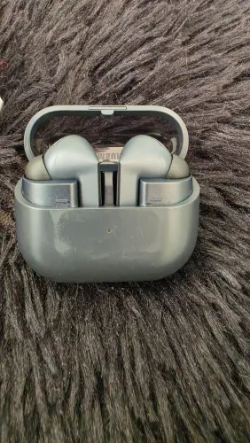 Samsung Galaxy Buds3 FE - Com Nota Fiscal e Na Garantia (4 meses de uso)