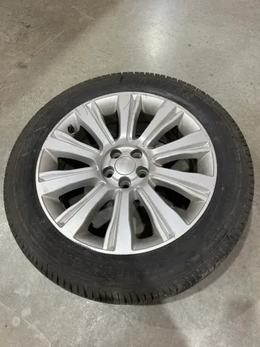 Roda + Pneu (GoodYear) Land rover 235/ 55 R19