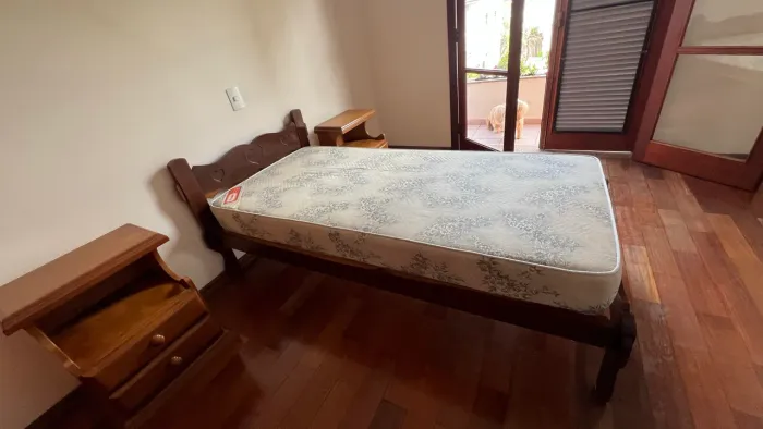 Cama de solteiro feminino