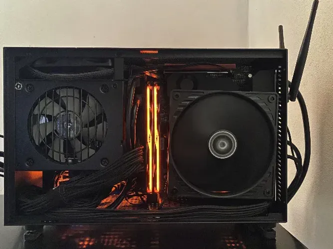 Kit Gabinete SFF mini itx s300 kxrors/Shiny Snake + fonte corsair SF750 + Arctic P12 Slim