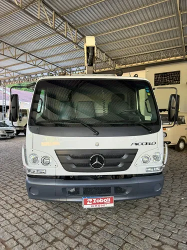 MB Accelo 815 Cesto Aéreo 2018