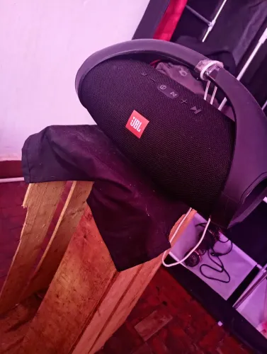 Estou vendendo por 400 semi novo contato *