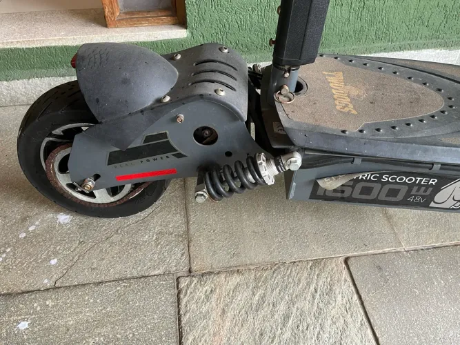 Patinete c/ assento TwoDogs Elétrico 1600W
