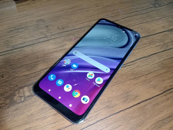 Moto G 20; 64gb (tela trincada)