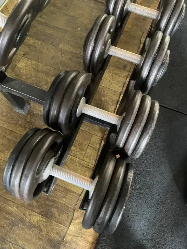 Kit de halteres de 8 a 24 kg mais um par de 30 kg