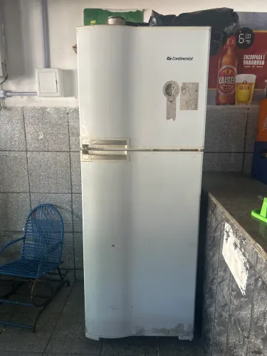 Geladeira continental 