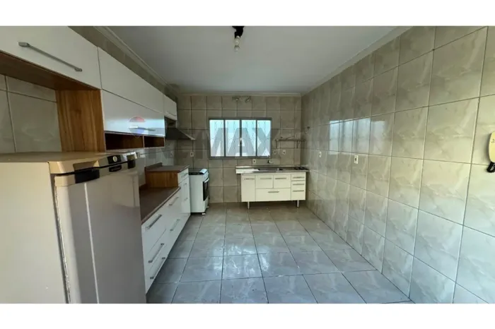 Casa + Sobrado para Locação no Jardim dos Estados