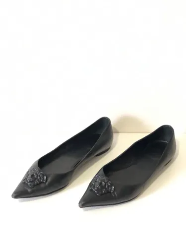 Sapatilha VERSACE ORIGINAL ,preta, 35, modelo elegante com detalhe Medusa.