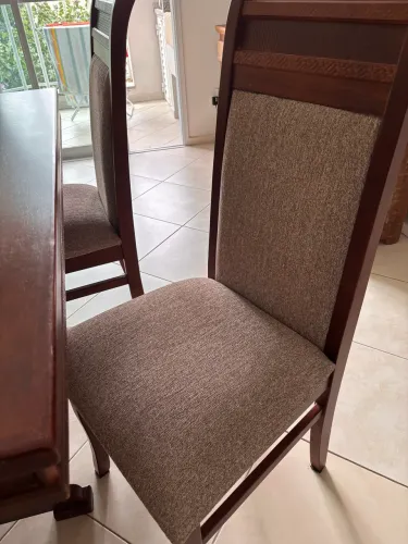 Mesa de Jantar Rústica em Madeira Maciça com 4 Cadeiras - Excelente Estado