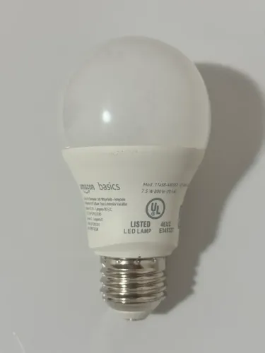Lâmpada Inteligente Amazon 120V Basics Smart Bulb
