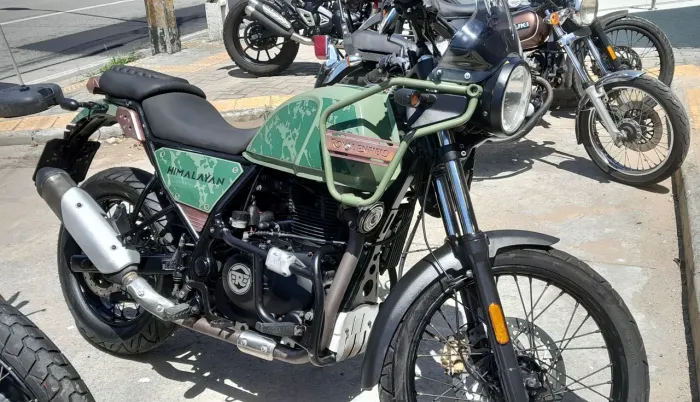 Himalyan 411 moto extra.