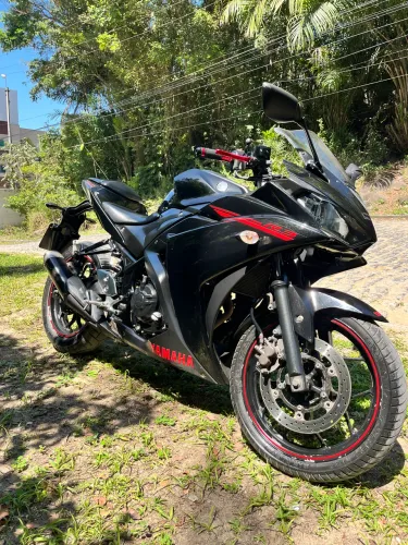 Yamaha YZF-R3 | Apenas 10.441 km | Abaixo da FIPE