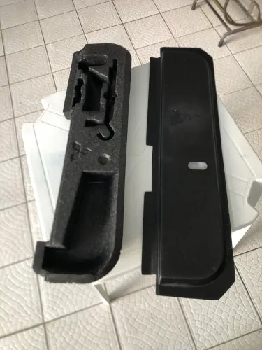 Porta ferramentas com tampa porta-malas Pajero TR4