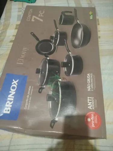 Jogo de panelas novo naa caixa !!! Barato só 150 reais com 7 itens e tampa de vidro!