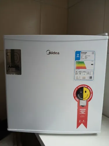 VENDO FRIGOBAR MIDEA