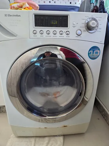 Lava e seca Electrolux LSE11
