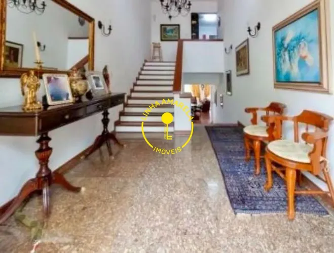 Oportunidade Única no Parque dos Príncipes, Casa com 5 Quartos e 2 Suítes à Venda.