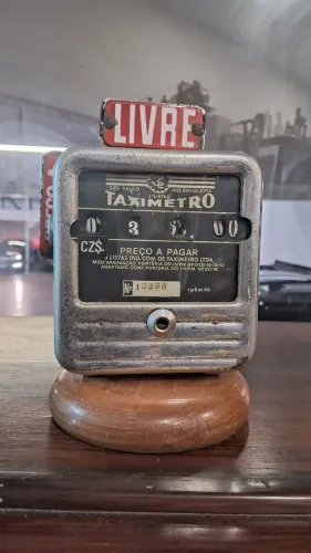 Antigo taxímetro belíssima peça para decoração 