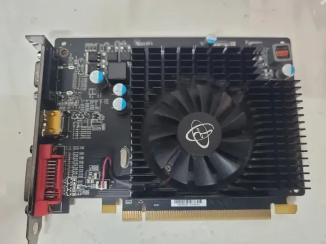 Placa de video Radeon hd 6670 1GB XFX
