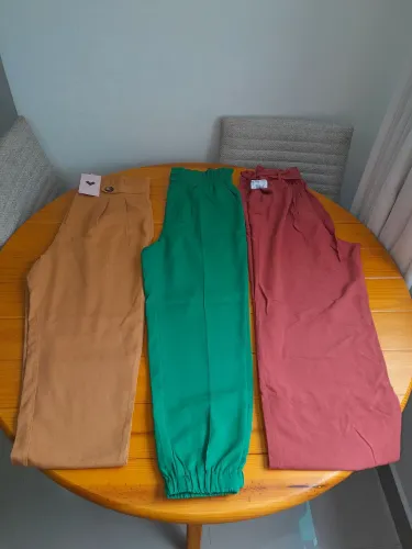 Lote de roupa feminino adulto