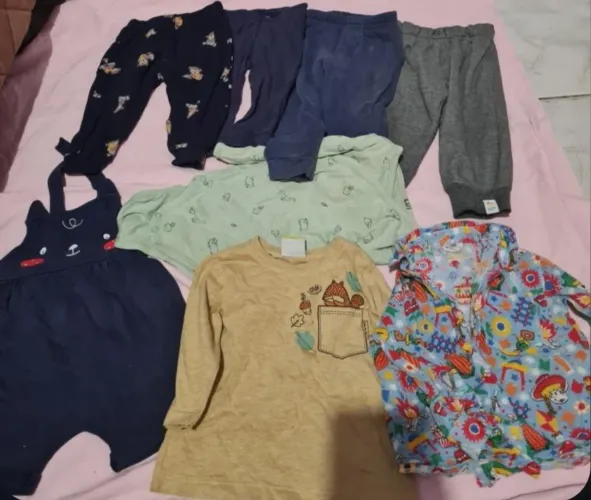 Lote de roupas de calçados para bebês 