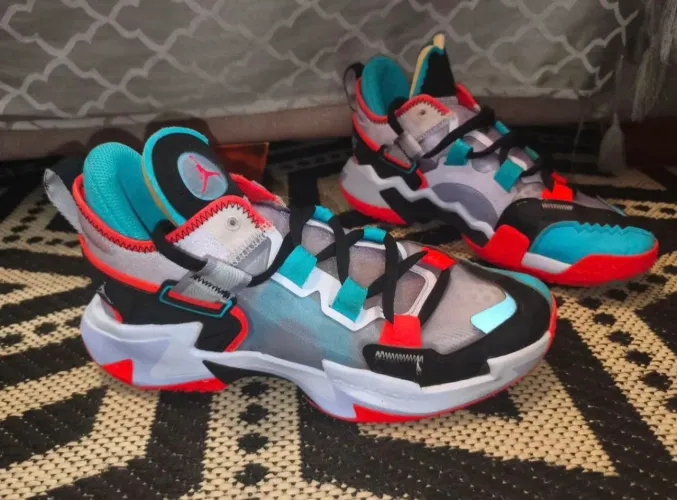 Tênis de basquete jordan