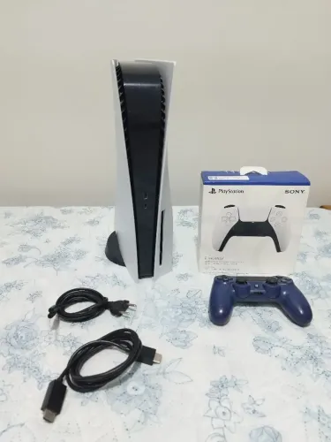 PlayStation 5 + Leitor de disco + Controle DualSense lacrado + Controle DualShock 4