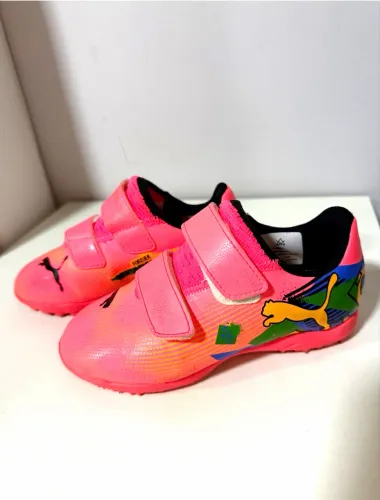 Chuteira Nike TAM 27